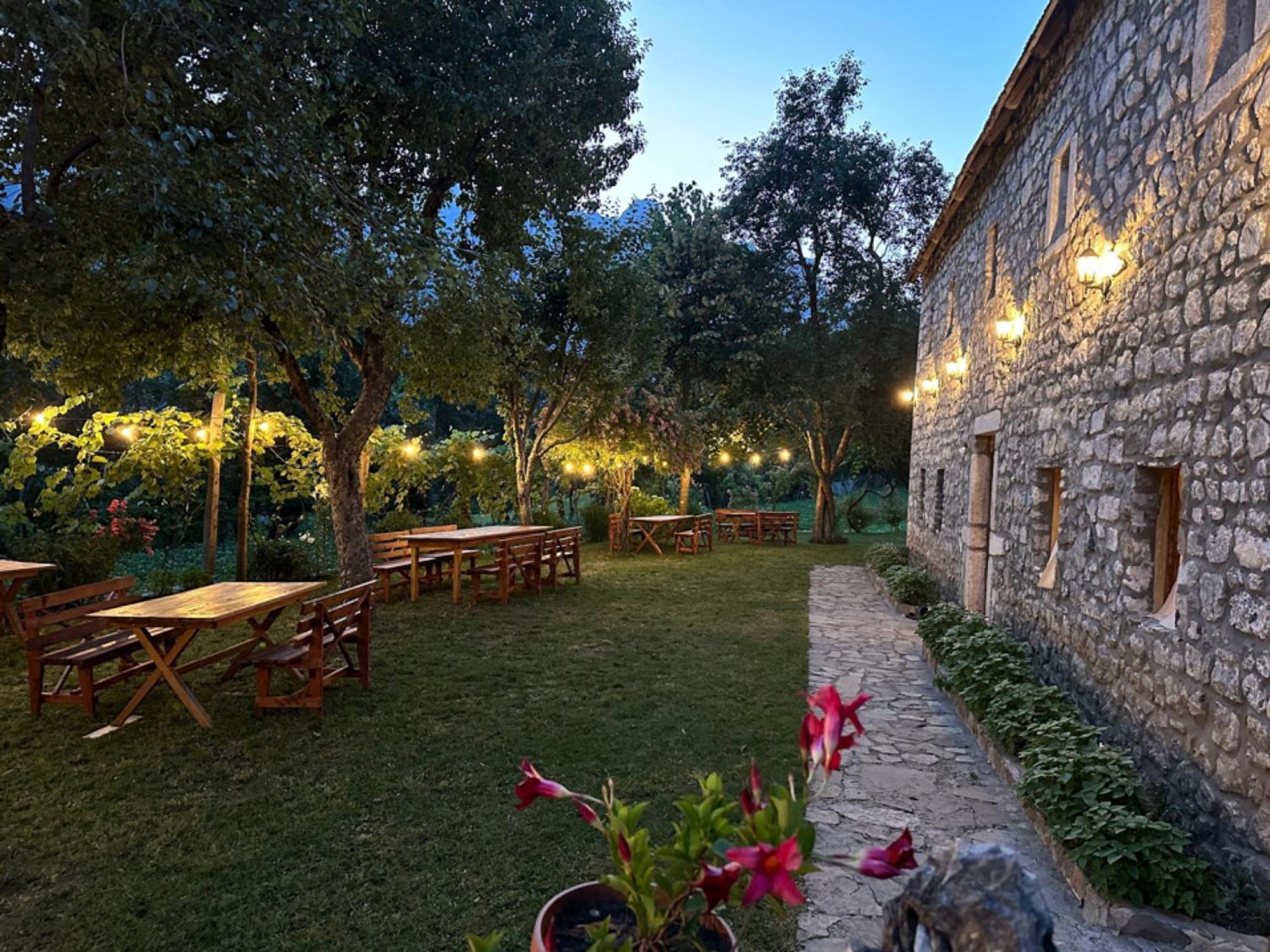 Bujtina Shkambi Theth Exterior foto